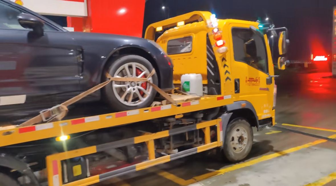 新界行车途中遇到突发状况该如何呼叫道路救援？